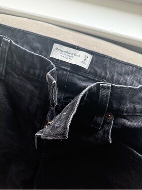 Abercrombie & Fitch Black High-Rise Straight Chinos